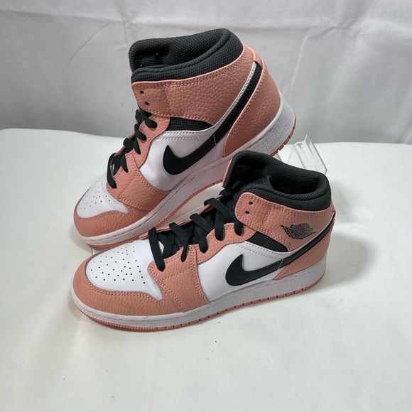 COPY - Nike Air Jordans pink youth girls size 5.5 y - Picture 2 of 8